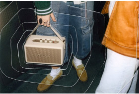 Marshall Kilburn III ‒ портативна колонка, яка звучить, як виступ на Glastonbury, і виглядає, як головна зірка сцени