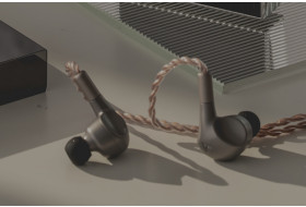 Astell&Kern Luna. Один драйвер. Нескінченна деталізація