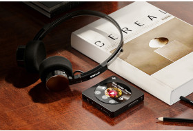 Ретро-футуризм у русі ‒ FiiO EH11 повертають естетику 80-х у цифрову еру