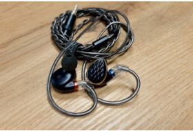 Огляд навушників FiiO FH15 – музичні краплі або навушники for more pleasant listening. Порівняння з FiiO FH5s.