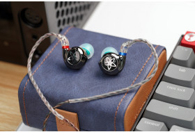 FiiO FH11 ‒ гібридні навушники з лінійки “Little Conch“