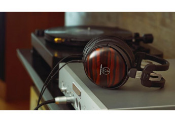 Audio-Technica ‒ нові моделі у дерев’яних корпусах