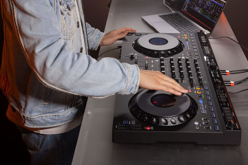 AlphaTheta DDJ-GRV6: новий стандарт для діджеїв з функціями Groove Circuit та Stem FX