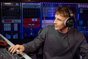 Класика студійного звучання з поглядом у майбутнє: beyerdynamic DT 990 PRO X ‒ нове покоління легендарних навушників