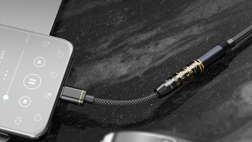 FiiO JadeAudio JIEZI: потужність у форматі міні ‒ новий DAC і підсилювач для навушників