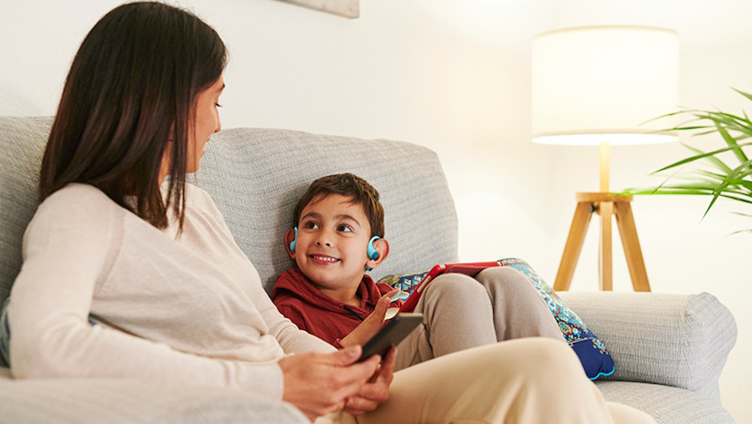 JBL Junior FREE ‒відкритий звук та безпека для дитячих вух