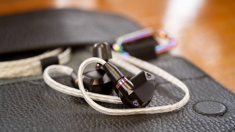 Campfire Audio Fathom ‒ преміальні арматурні навушники