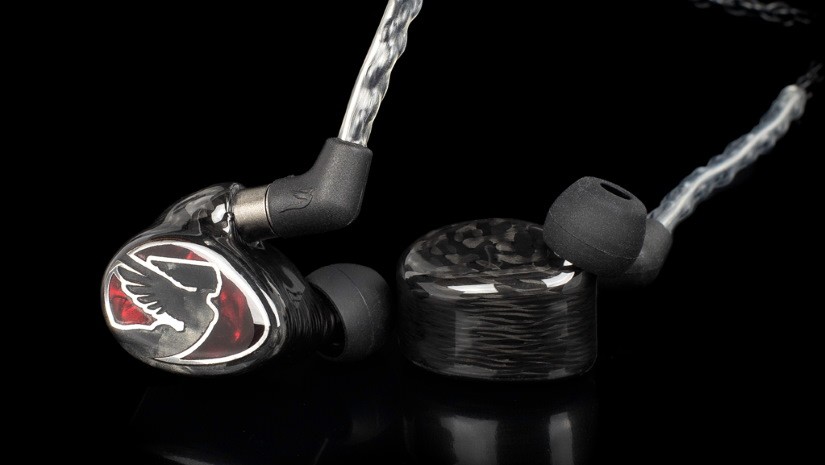 Layla Aion — универсальные IEM от Astell & Kern и JH AUDIO.