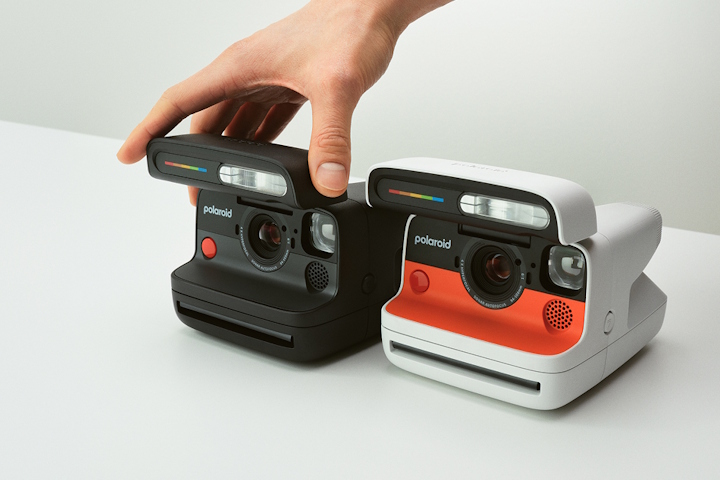 Polaroid Flip — камера для аналогового життя