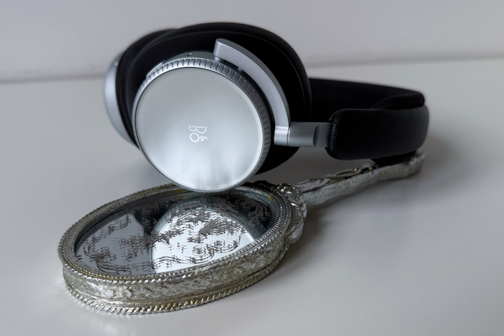 Огляд навушників Bang & Olufsen BeoPlay H100. Сучасний грааль