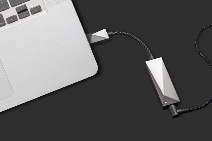 Astell&Kern USB-C DUAL DAC AMPLIFIER CABLE — компактный ЦАП для портативной техники
