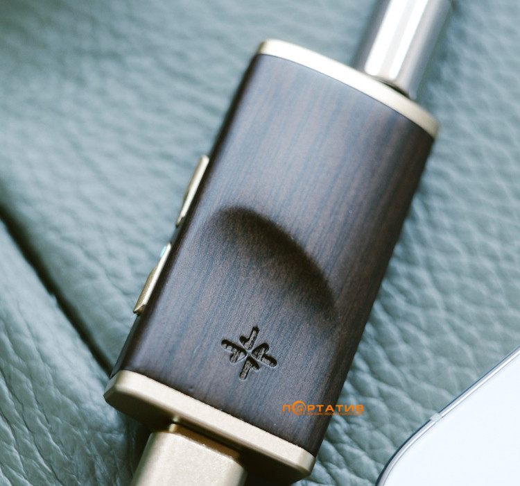 ЦАП с усилителем для наушников FiiO SNOWSKY Melody Walnut