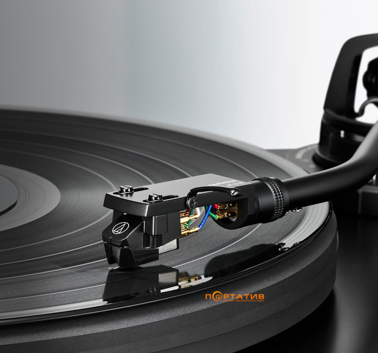 Проигрыватель винила Audio-Technica AT-LP7x