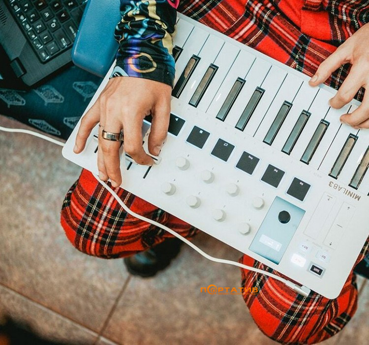 MIDI-клавиатура Arturia MiniLab 3