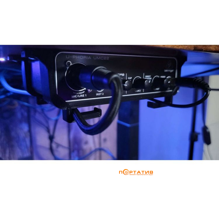 Аудиоинтерфейс Behringer UMC22