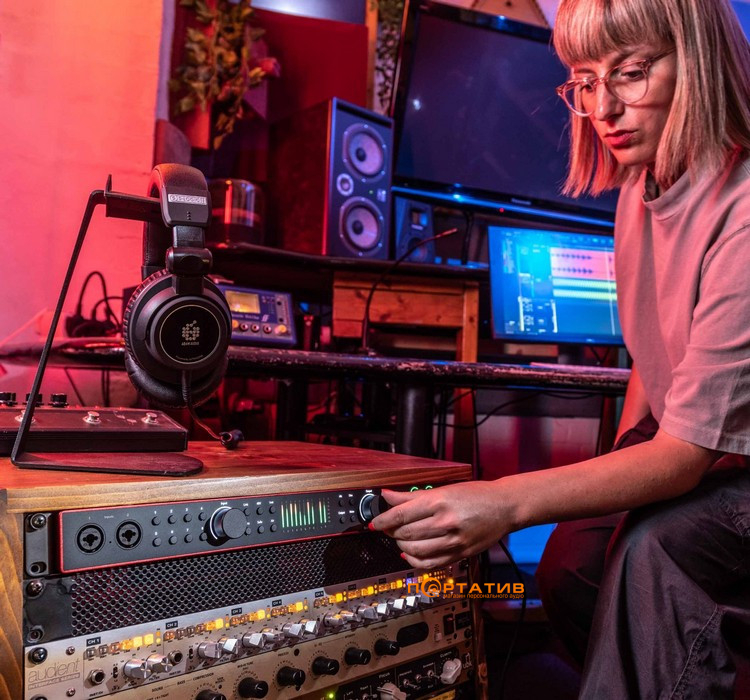 Аудіоінтерфейс Focusrite Scarlett 18i20 (4Gen)