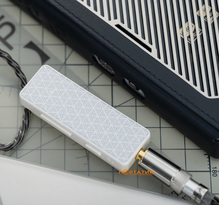 Bluetooth ЦАП із підсилювачем для навушників FiiO BTR11 White