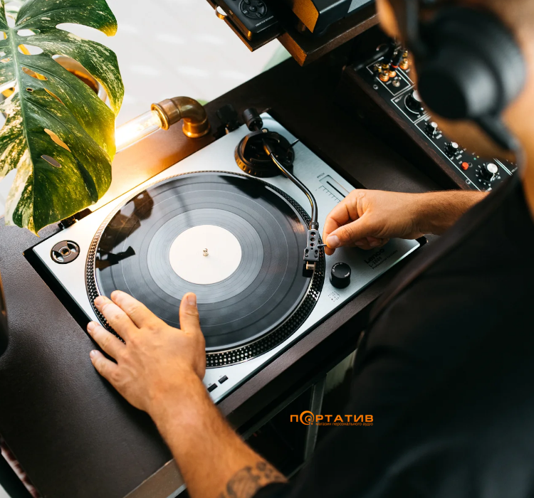 Проигрыватель винила Lenco L-3809 Metallic Blue