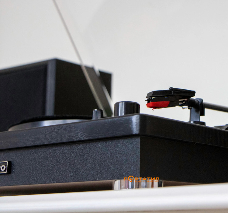 Проигрыватель винила Lenco LS-100BK