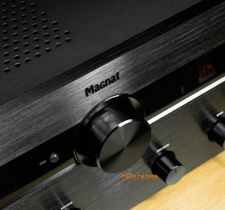 Усилитель Magnat MA900 Black