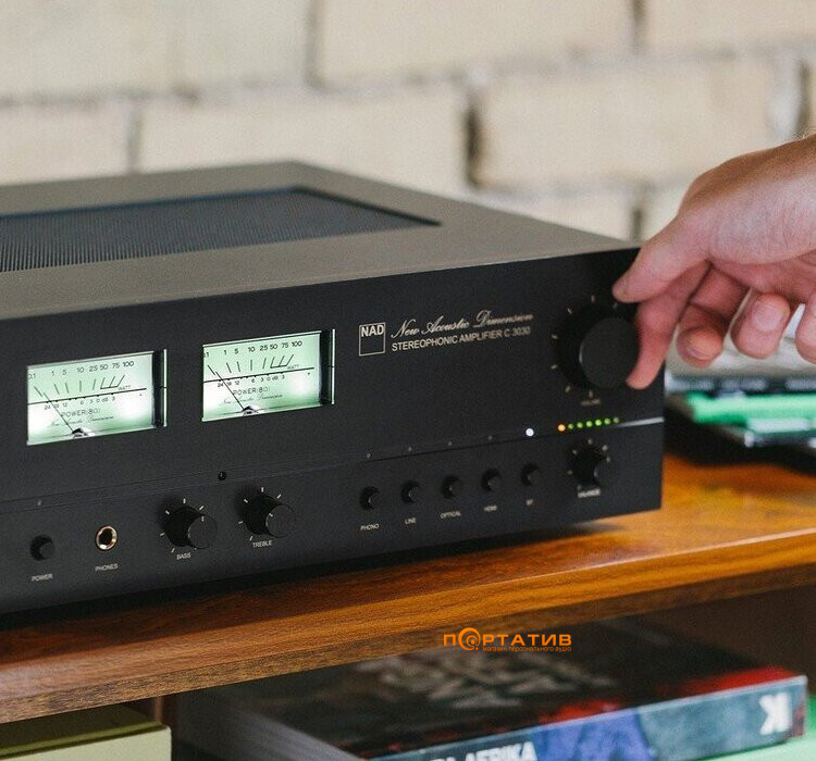 Підсилювач NAD C3030