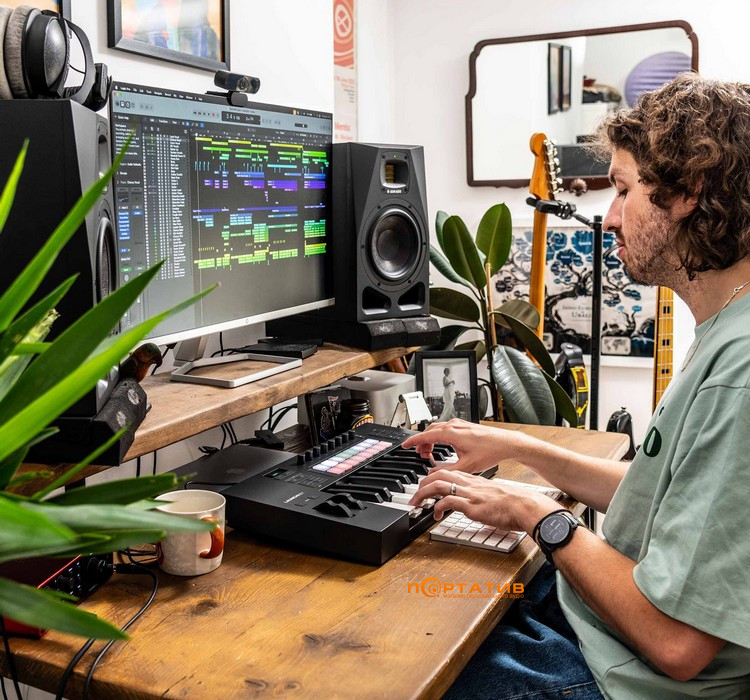 MIDI-клавіатура Novation Launchkey 25 MK4