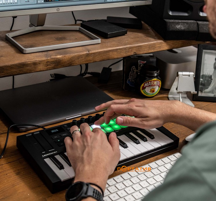 MIDI-клавіатура Novation LaunchKey Mini 25 MK4