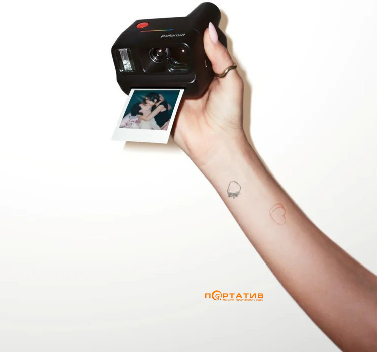Камера миттєвого друку Polaroid Go Gen 3 Black+ Color Film Bundle (8 photos) (6649)