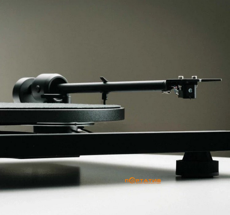 Програвач вінілу Pro-Ject E1.2 Pick It MM E High Gloss Black