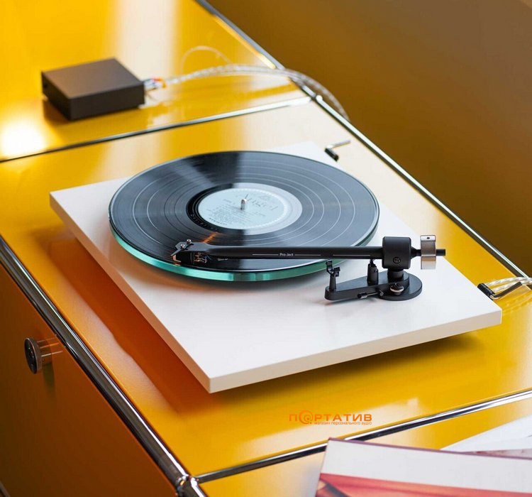 Проигрыватель винила Pro-Ject T2 Satin White Rainier