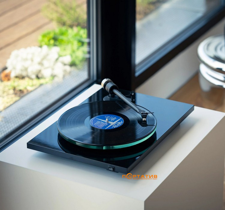 Програвач вінілу Pro-Ject T2 Super Phono Rainier High Gloss Black