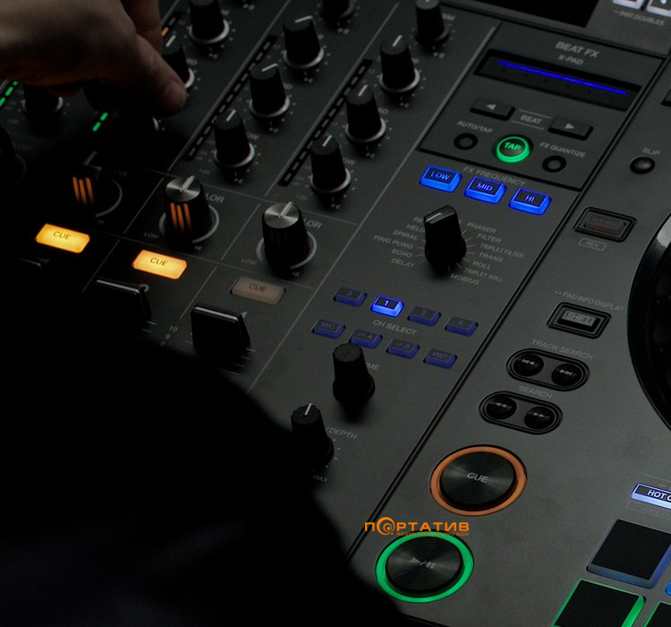 DJ-контролер Pioneer XDJ-AZ