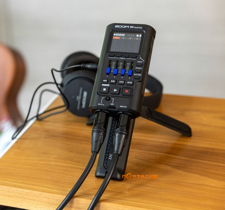Портативна студія  Zoom R4 MultiTrak