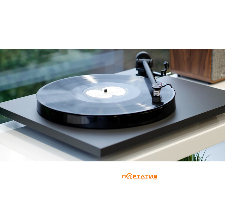 Програвач вінілу Rega Planar 1 Black