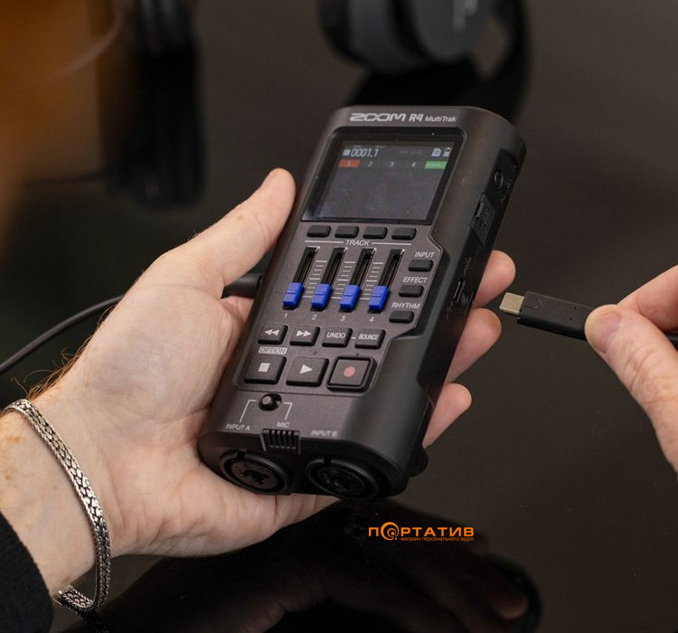 Портативна студія  Zoom R4 MultiTrak