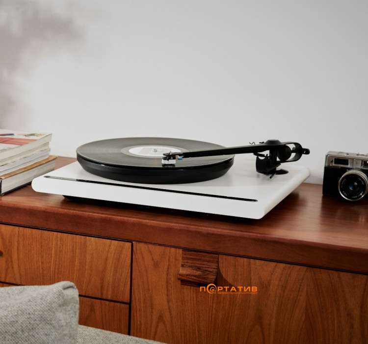 Roksan Attessa Turntable Satin White