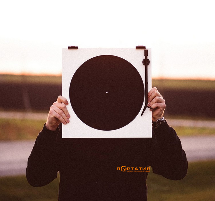 Програвач вінілу Tone Factory Turntable Satin White (with dust cover)