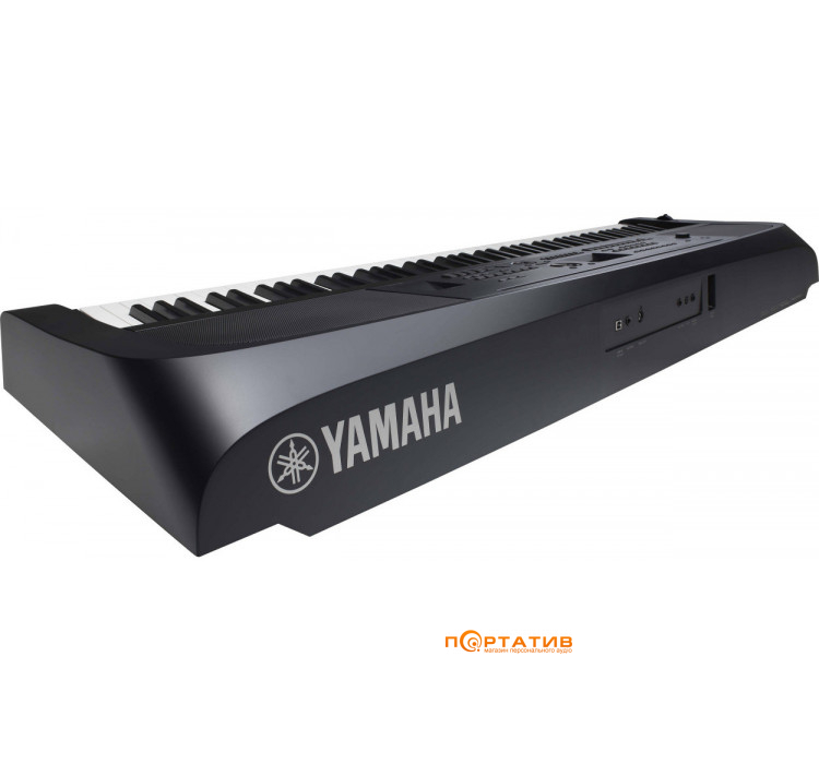 Yamaha DGX-670 Black
