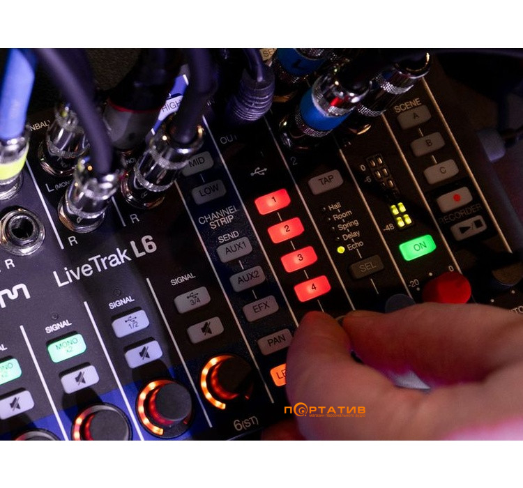 Цифровий мікшерний пульт Zoom LiveTrak L-6